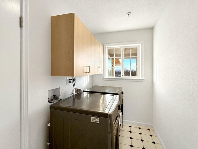 Photo - 2800 Roop Rd