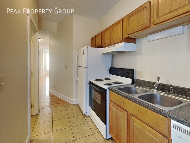 Photo - 1394 1/2 Indianola Avenue-