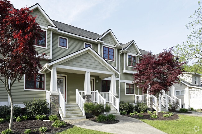 Fairbanks Townhouses - Fairbanks Townhouses