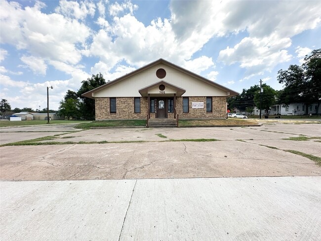 Photo - 702 N Richmond Rd