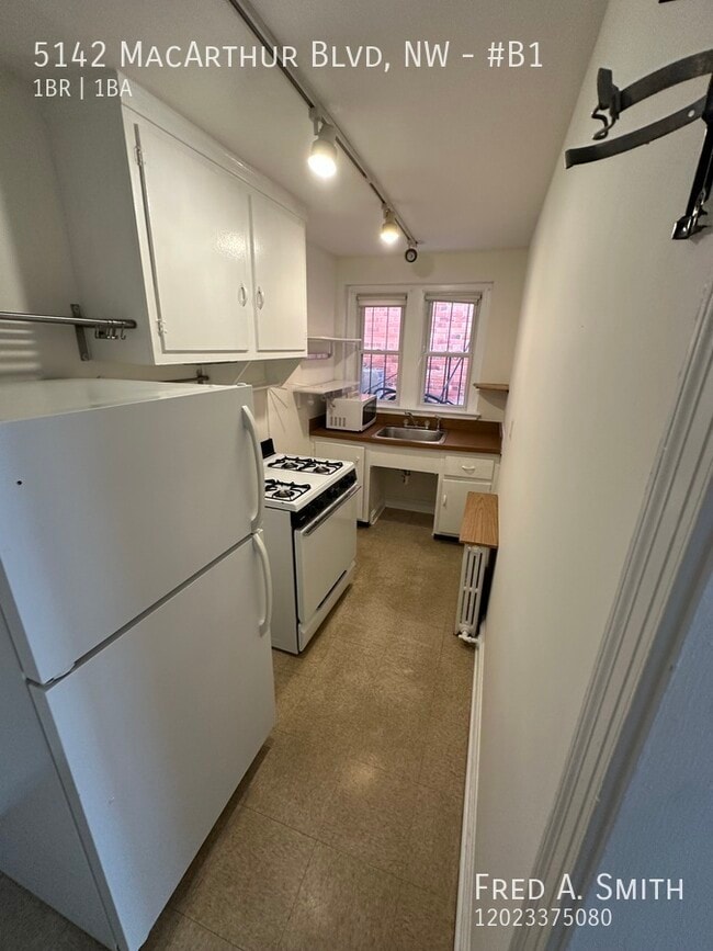 Photo - 5142 MacArthur Blvd Unit #B1