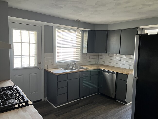 Photo - 625 W Omar St Unit 625 W. Omar