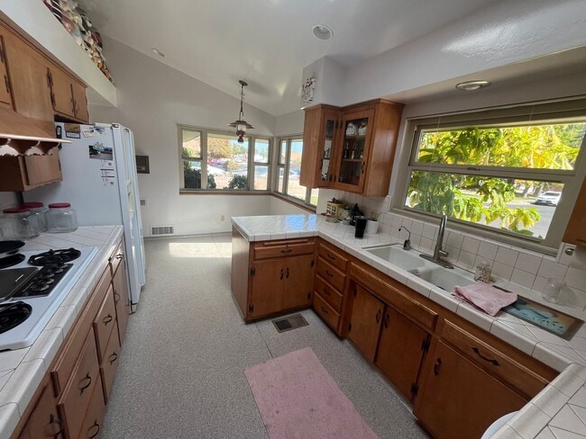 Photo - 502 E Rose Ave