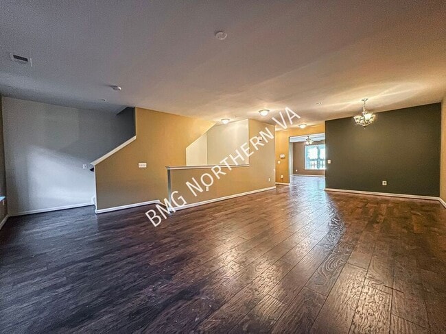 Photo - 9535 Center St