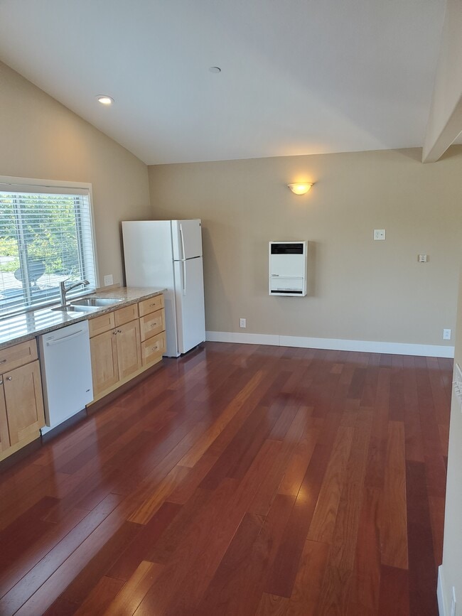 Building Photo - 230 Orchard Ave Unit 230