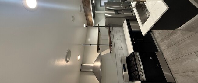 Photo - 3825 W Roscoe St