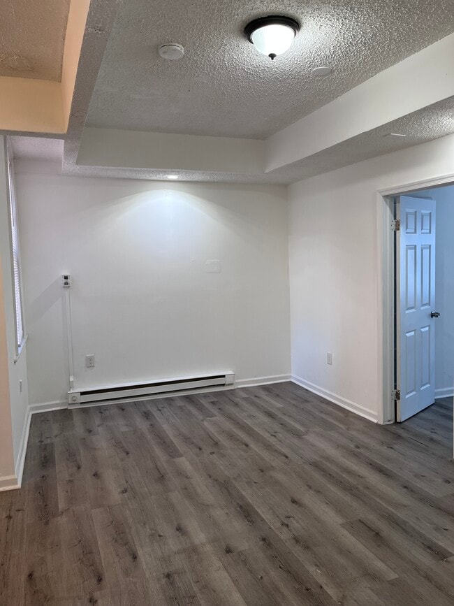 4944 N Broad St Unidad 2F