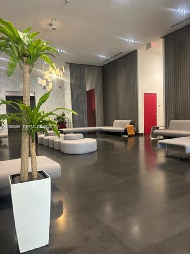 Photo - 1600 NE 1st Ave Unidad 1600 NE 1st Ave 3215