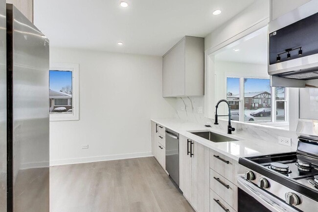 Photo - 5028 N Oneida Ave