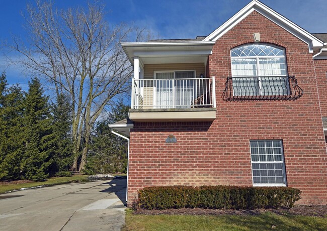 Shelby Township 2 Bedroom, 2 Bath Condo-St... - Shelby Township 2 Bedroom, 2 Bath Condo-St...