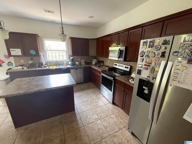 Photo - 2420 Abbeyglen Pl