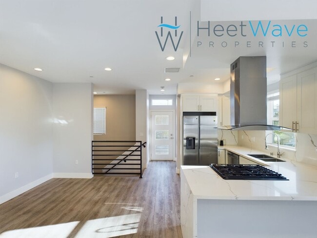 Photo - REZKO - E Street Unidad 2788