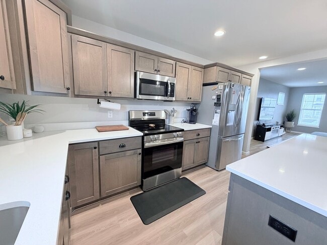 Photo - 3 Bed / 2.5 Bath Brand New House in Waunakee, WI!