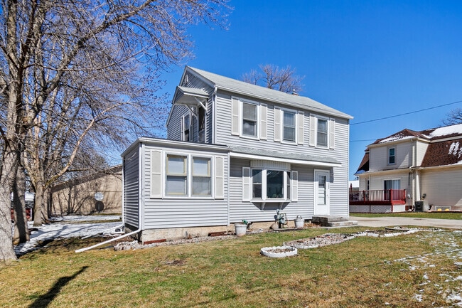 Building Photo - 144 Coolidge St Rental