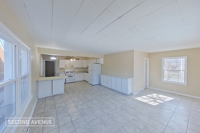 Photo - 4772 Jefferson St