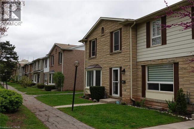 Photo - 5475 Lakeshore Rd.