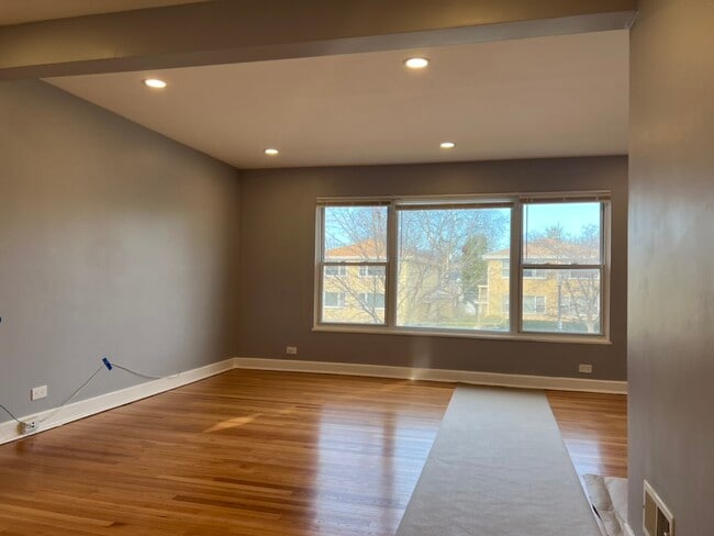 3048 Central St Unit 1