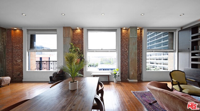 Photo - 257 S Spring St Unit 4E