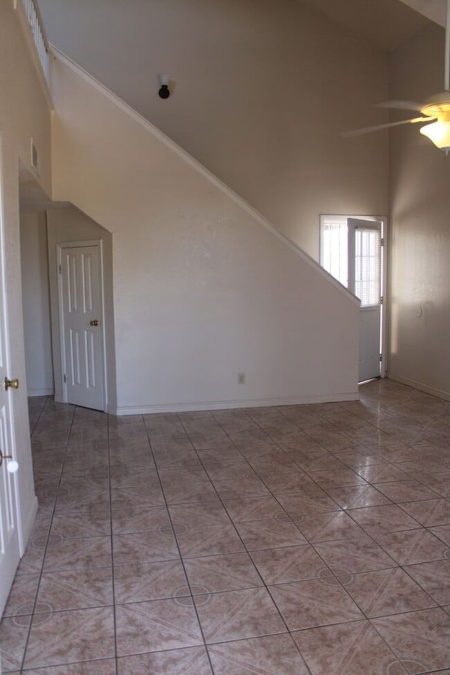 Photo - 10936 Whitehall Dr