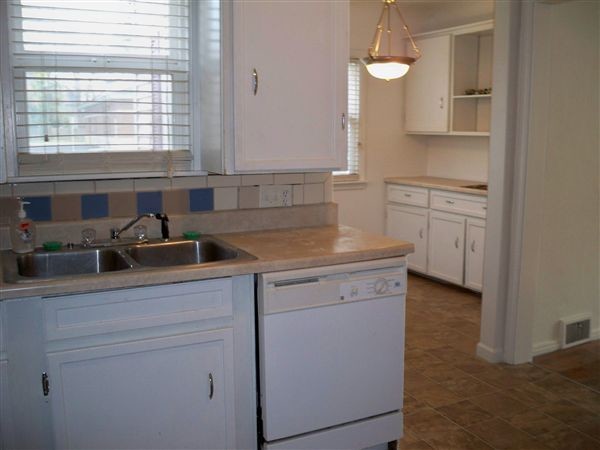 Photo - 2341 Eastern Ave SE