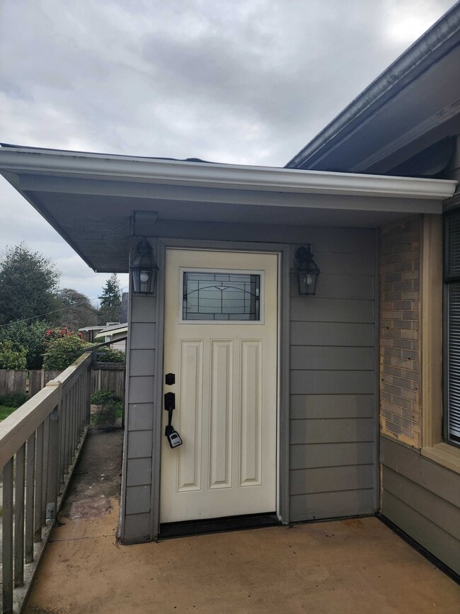 Photo - 304 NE 50th St