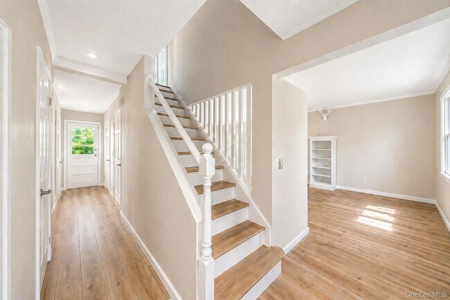 Photo - 10 Lundy Ln