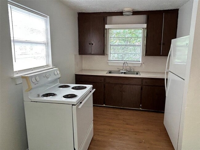 Photo - 1107 Pine St