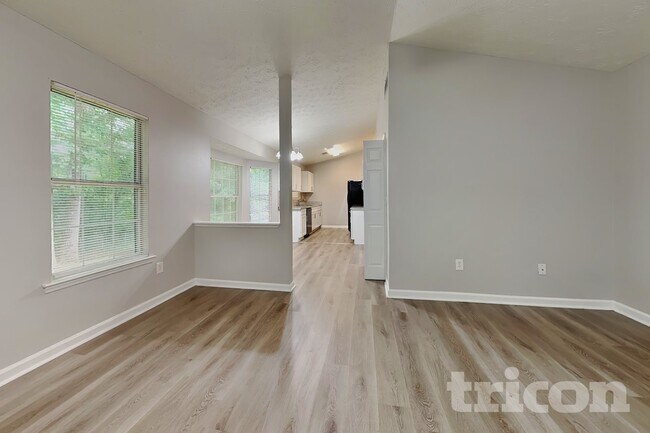 Photo - 270 Rosewood Dr
