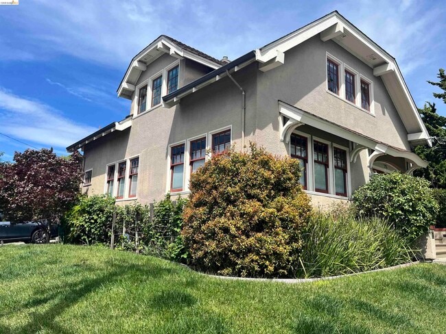 Building Photo - 396 62nd St