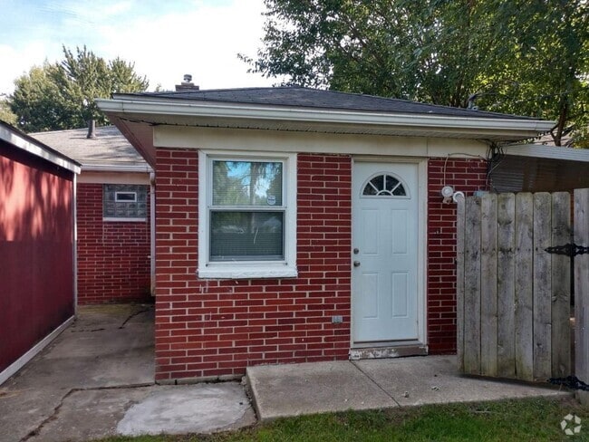 Building Photo - 881 Allen Rd Rental