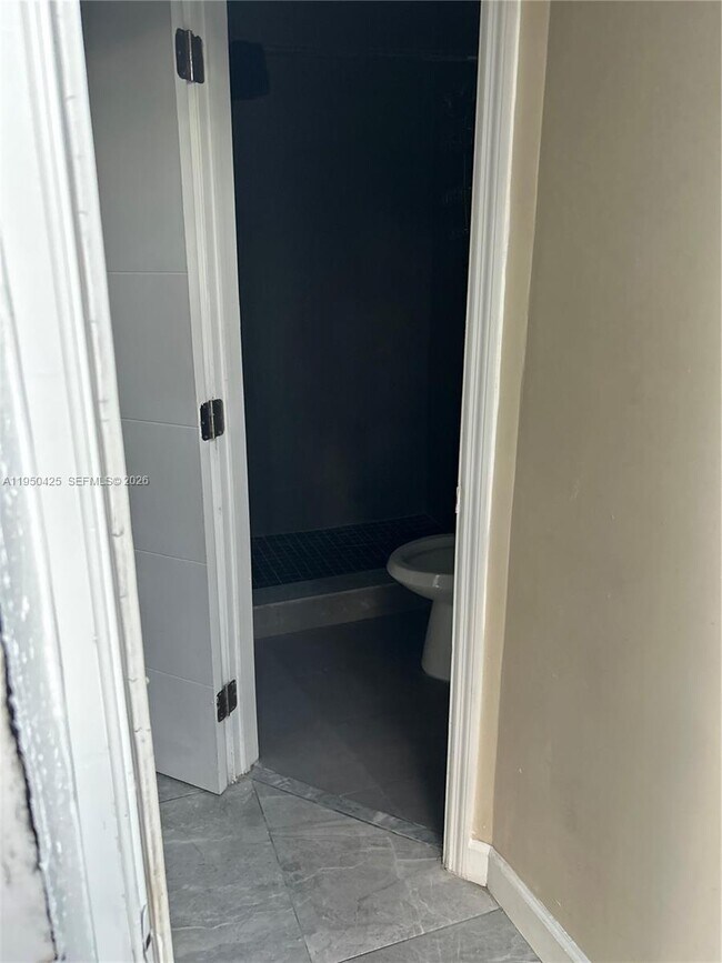 2300 NW 94th St Unit 0