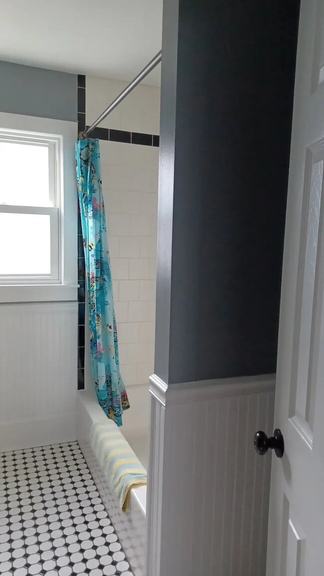 Photo - 2218 Gibson Ave