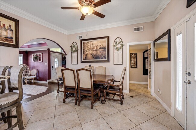 Photo - 922 Gilpin St
