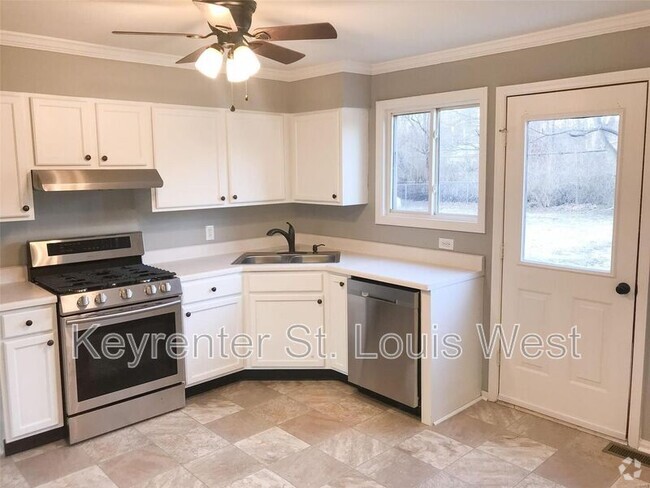 Building Photo - 231 Hillsdale Dr Rental