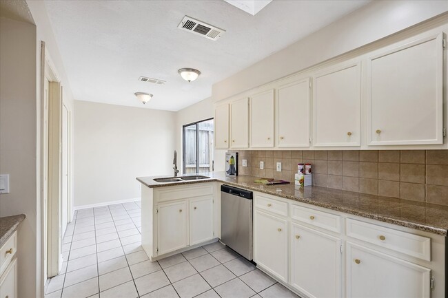 8018 Cobblefield Ln