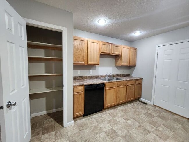 Photo - 50% Off The Security Deposit for Qualified Applicants On This Large 5 Bedroom, 2 Bathroom Eastsid...