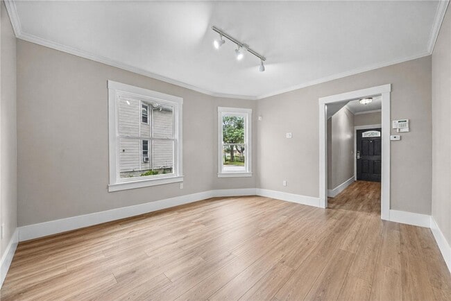 Photo - 185 Columbia Ave