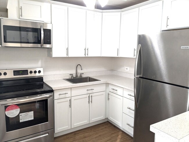 Photo - 2035 W Granville Ave Unit 511