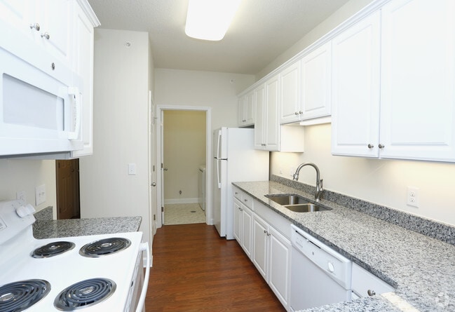 1BR, 1BA - 840sf PhII- Kitchen