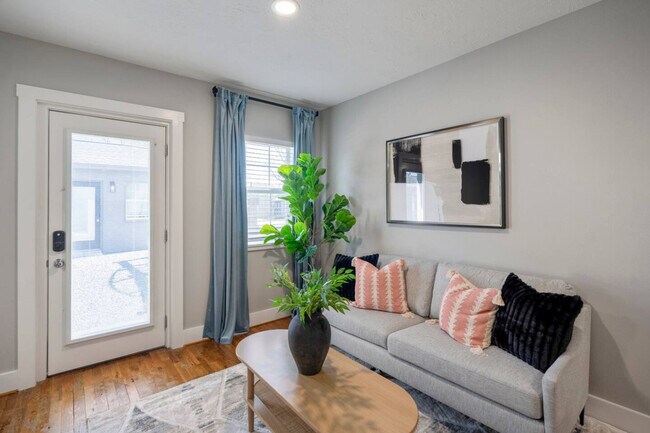 4952 Polk St Unit SI ID1531096P