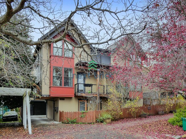 3 BD/2.5 BA townhome in the heart of Fremont. - 3 BD/2.5 BA townhome in the heart of Fremont.