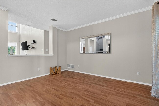Photo - Beautiful 4 Bedroom 2 Bath GEM