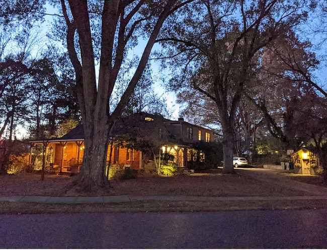 Photo - 3810 Kenwood Ave