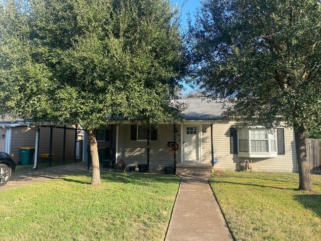 Building Photo - 3 BEDROOM, PLUS OFFICE, BELTON ISD