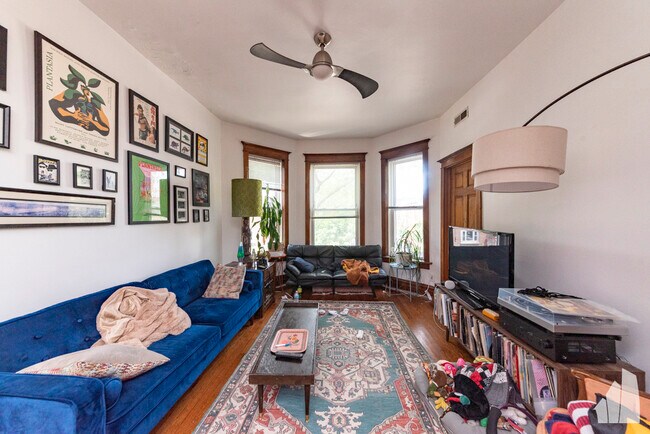 Photo - 1227 N Rockwell St Unit 2