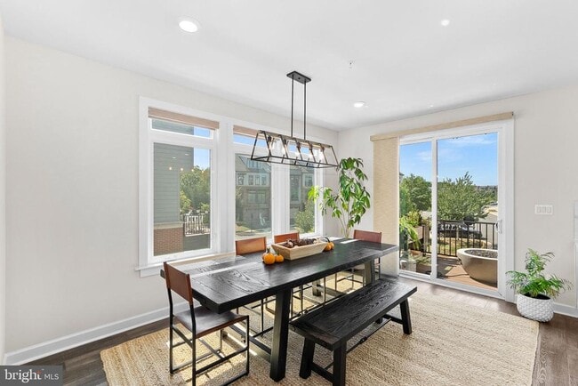 Photo - 1608 Rocky Shale Terrace SE