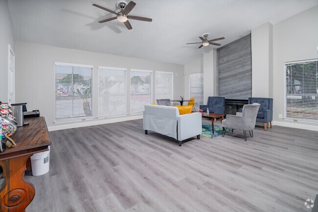Leasing Office Lounge