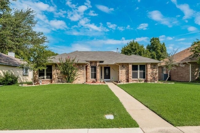 Building Photo - 2031 Lansdown Dr Rental