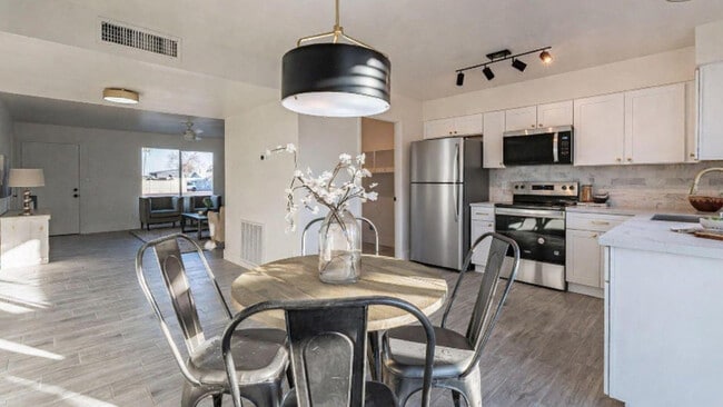 Building Photo - 4731 N 26th Ln