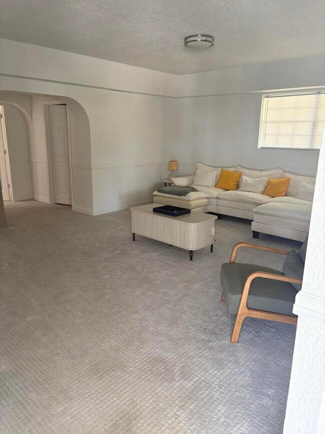 Photo - 2614 Amherst Ln